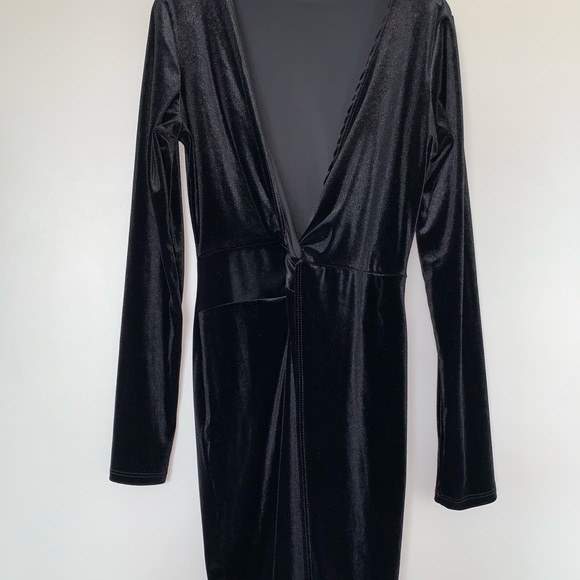 “Sugar Coat” velvet dress - Picture 2 of 5